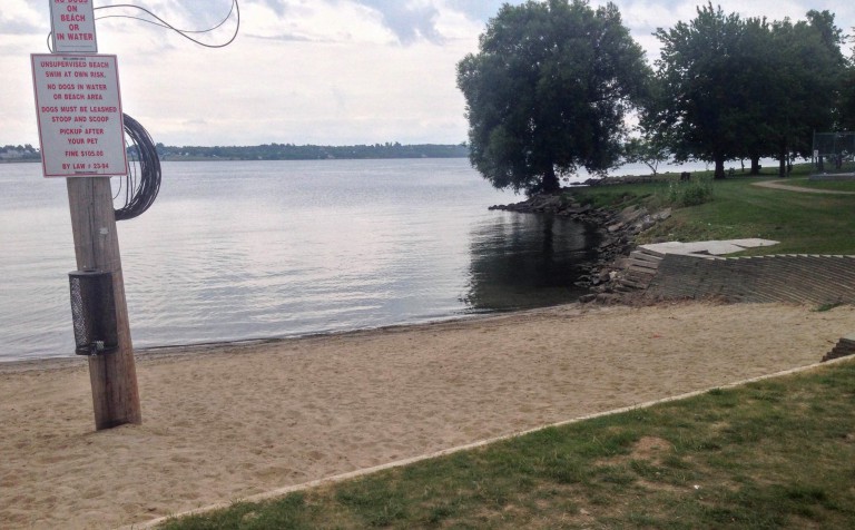 Leeds, Grenville and Lanark Health Unit: “unacceptable levels of bacteria” in Kelly’s Beach