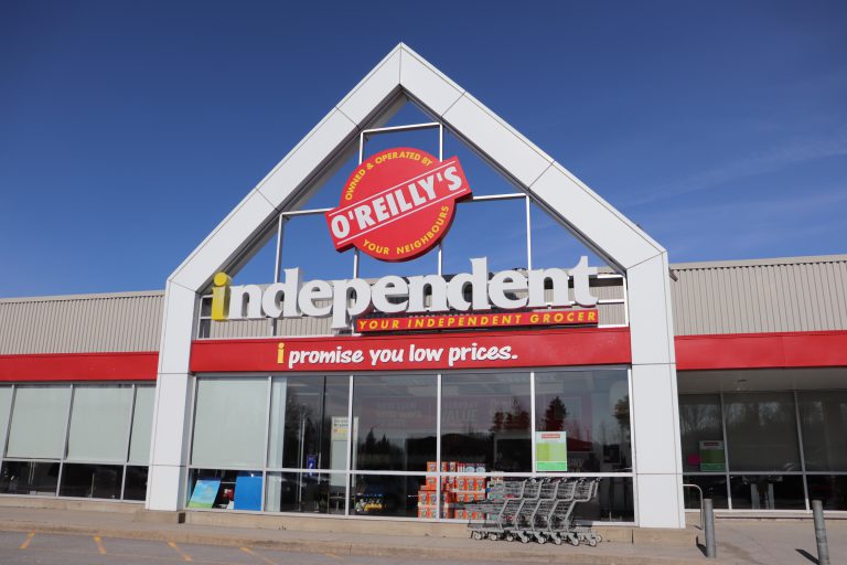 O’Reilly’s Independent Grocer partners with Moose FM for food drive